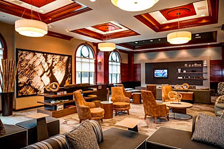 Courtyard by Marriott Norfolk Downtown