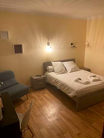 Triple Room with Shared Toilet