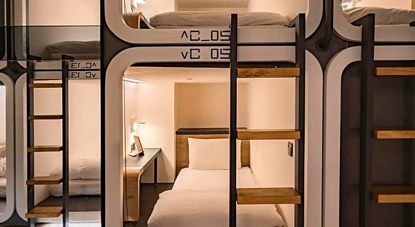 Taiwan Youth Hostel & Capsule Hotel