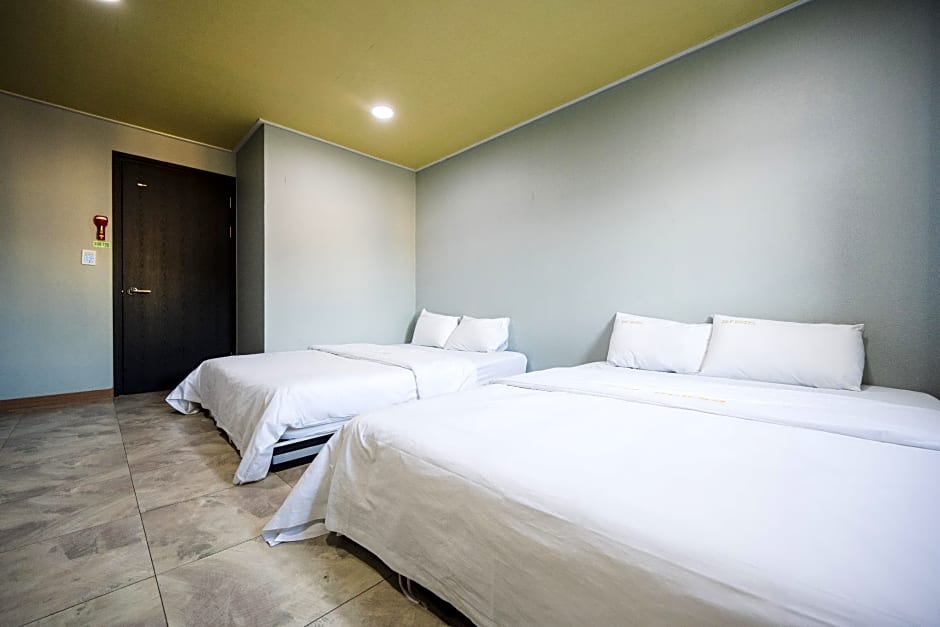 B&F Hotel