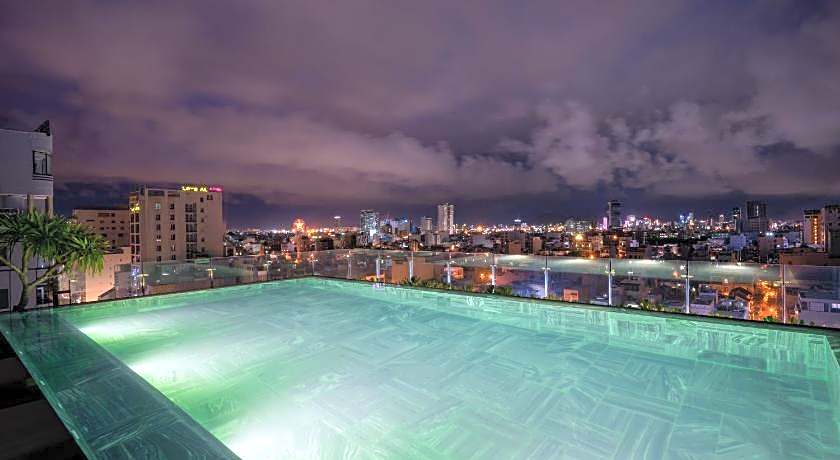 LEGEND Boutique Hotel