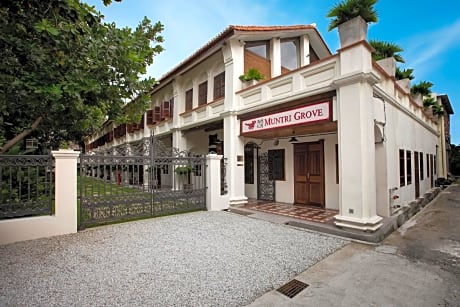 Muntri Grove Hotel