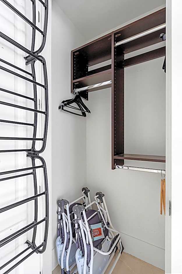 Luxurious Multi-Family Home in Vancouver West, 10 Mins Downtown