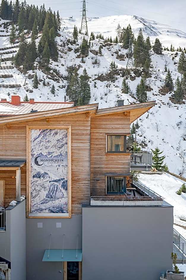 Mondschein Hotel & Chalet Ski-In Ski-Out Luxus am Arlberg
