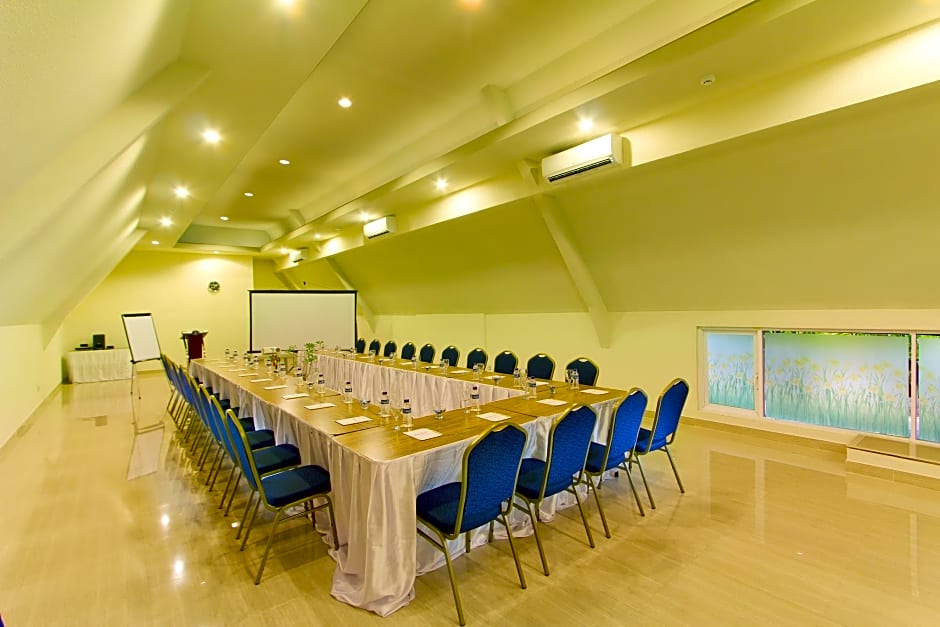 Rhadana Hotel