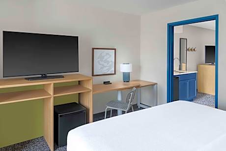 1 King 1 Bedroom Suite