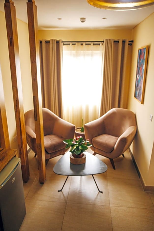 Roots Apartment Hotel