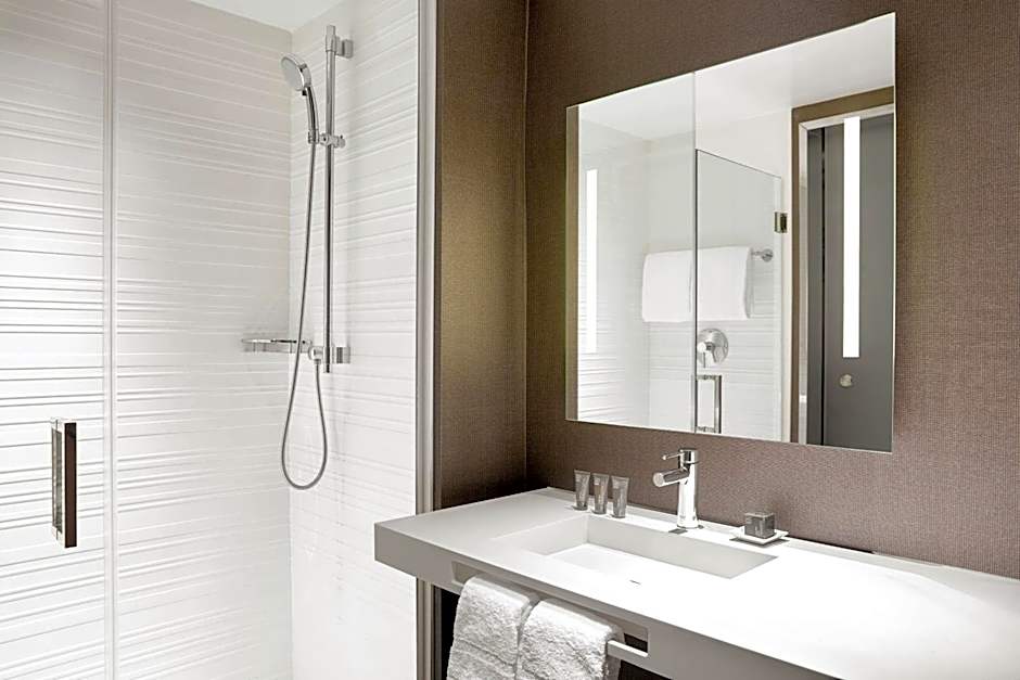 AC Hotel by Marriott Irvine