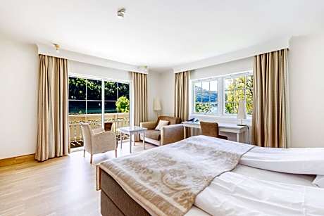 Premium Double Room with balcony and river view