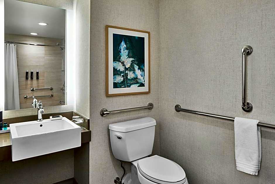 The Del Monte Lodge Renaissance Rochester Hotel & Spa