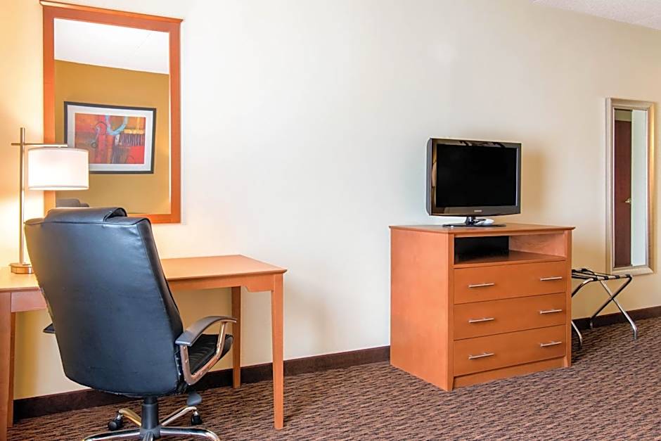 Clarion Hotel & Suites University-Shippensburg