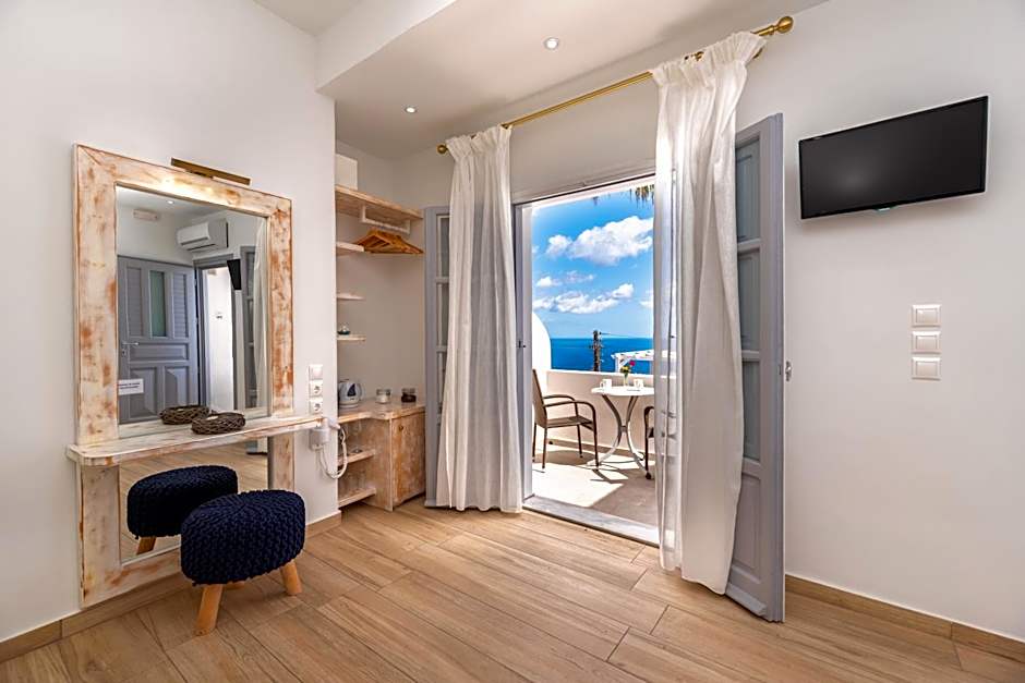 Hotel Thira