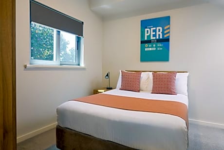 Two-Bedroom Apartment One Double, Two Singles