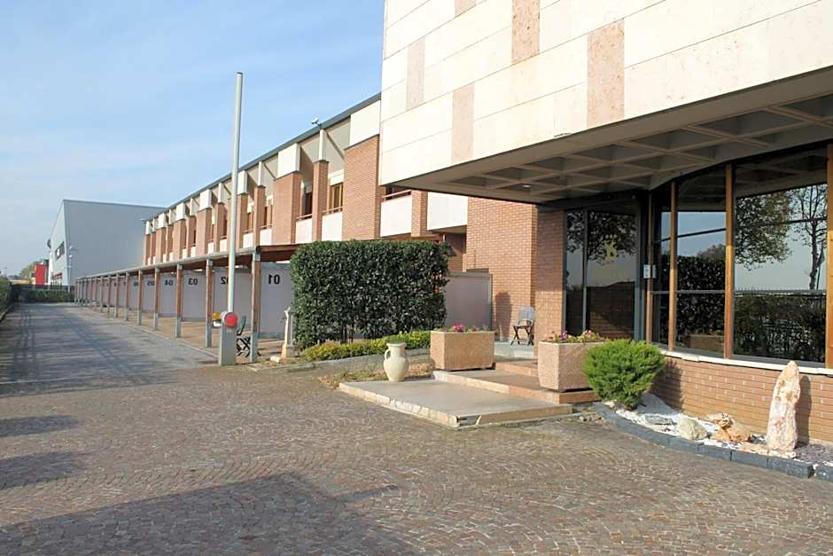 Hotel Cangrande Di Soave