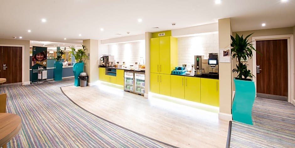 Holiday Inn Cardiff - North M4 By IHG