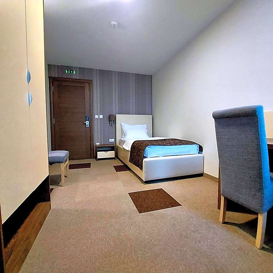 Photo 1 of 7 of Single Room