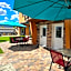 Sahara Courtyard Inn & Suites Osoyoos
