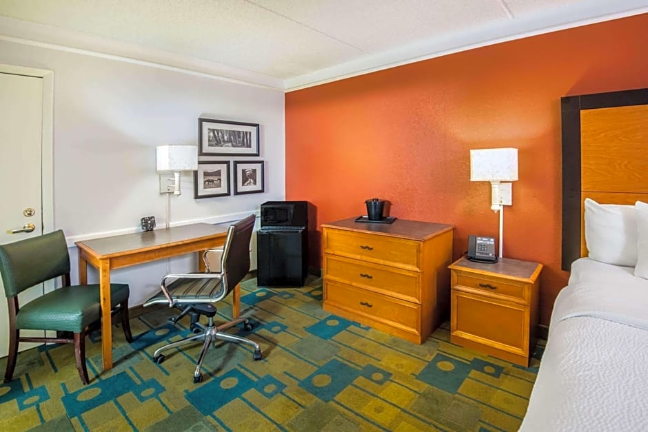 La Quinta Inn by Wyndham Colorado Springs Garden of the Gods