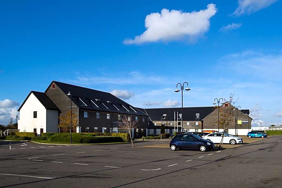 Holiday Inn Express London - Epsom Downs By IHG