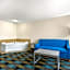 Quality Inn & Suites Fort Madison near Hwy 61