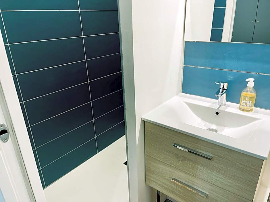 Aux Tourelles 1888 - Tres Proche Lyon #Clim #Piscine #Netflix #Parking Payant Securise