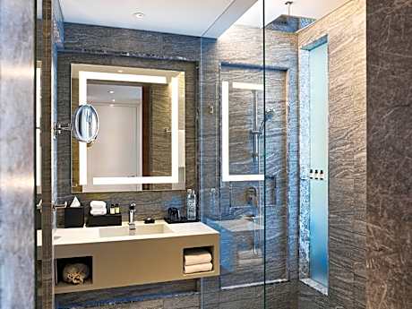 Superior Executive Twin Room with Lounge Access - High Floor