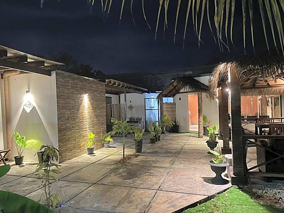 Himeyn Beach Inn - Ocho Homes by Eight Continents