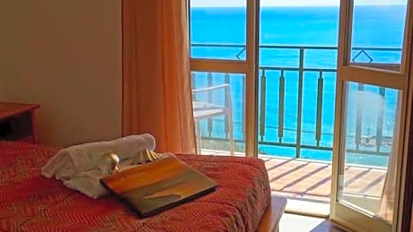 Double Room with Balcony and Sea View