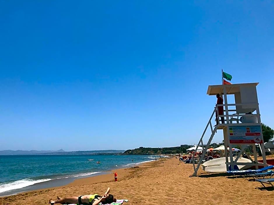 Vetoulas Suites n Studios in Stalos beach