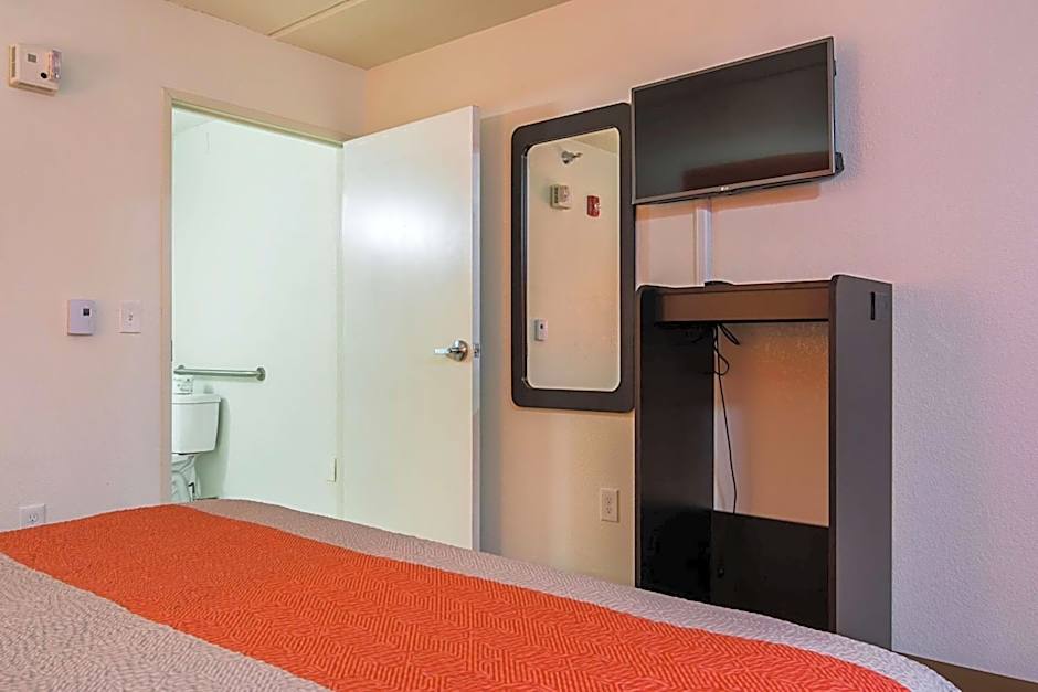 Motel 6-Tucker, GA - Atlanta Northeast