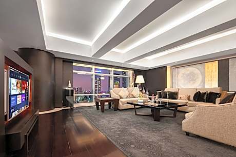 Chairman Suite - 1 King Bed
