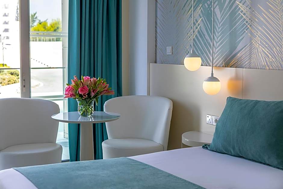 The Ivi Mare - Designed for Adults