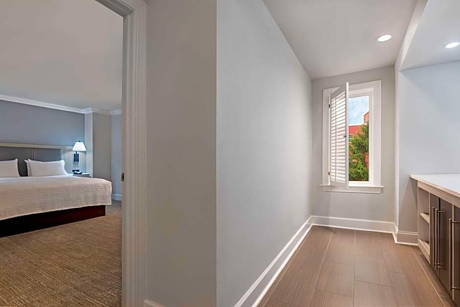 Hampton Inn By Hilton And Suites Stamford