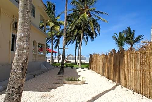 Pwani Beach Hotel & Apartments