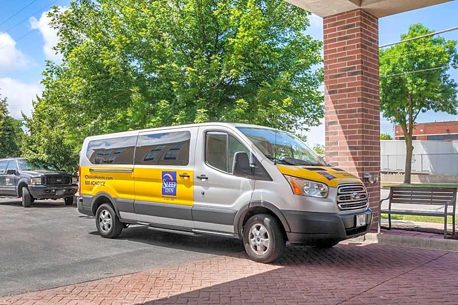 Sleep Inn & Suites Milwaukee Airport