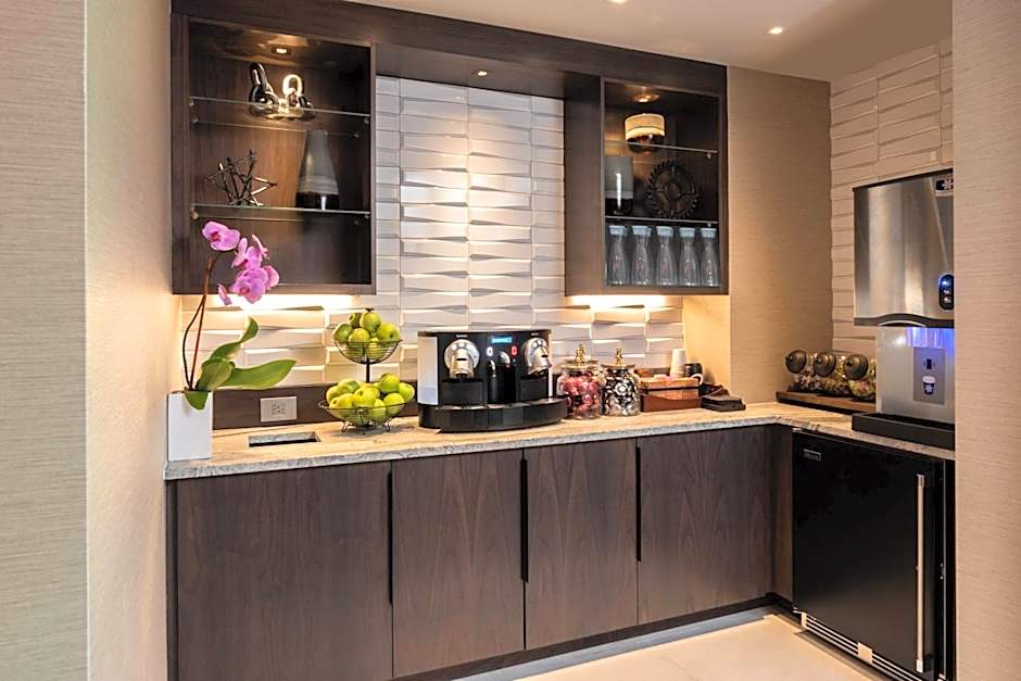 The Row Hotel at Assembly Row, Autograph Collection by Marriott