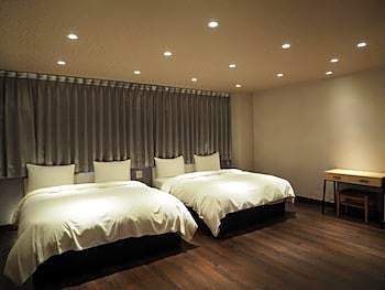 Day Chen Hotel