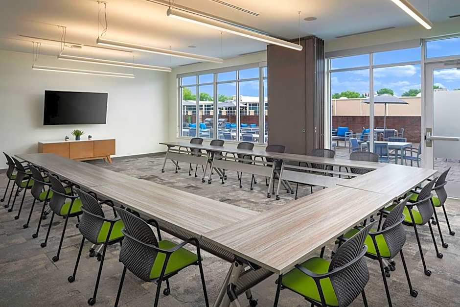 Element Knoxville West