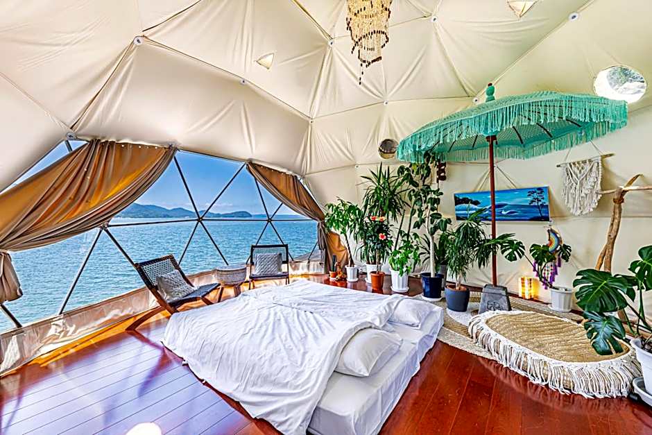 ITOSHIMA SDGs Village Chikyu MIRAI -海の大パノラマ-全室オーシャンビューのドームテント