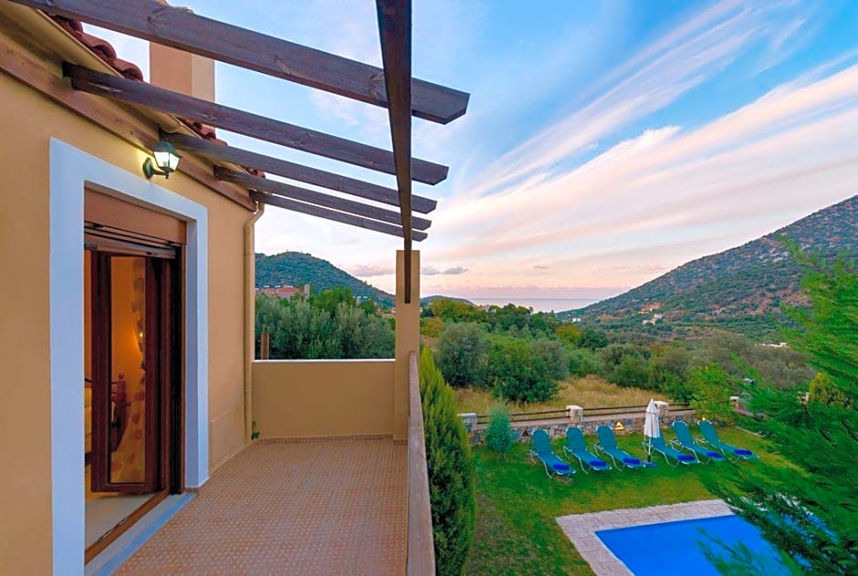 VILLA UPHORIA  with private pool and garden