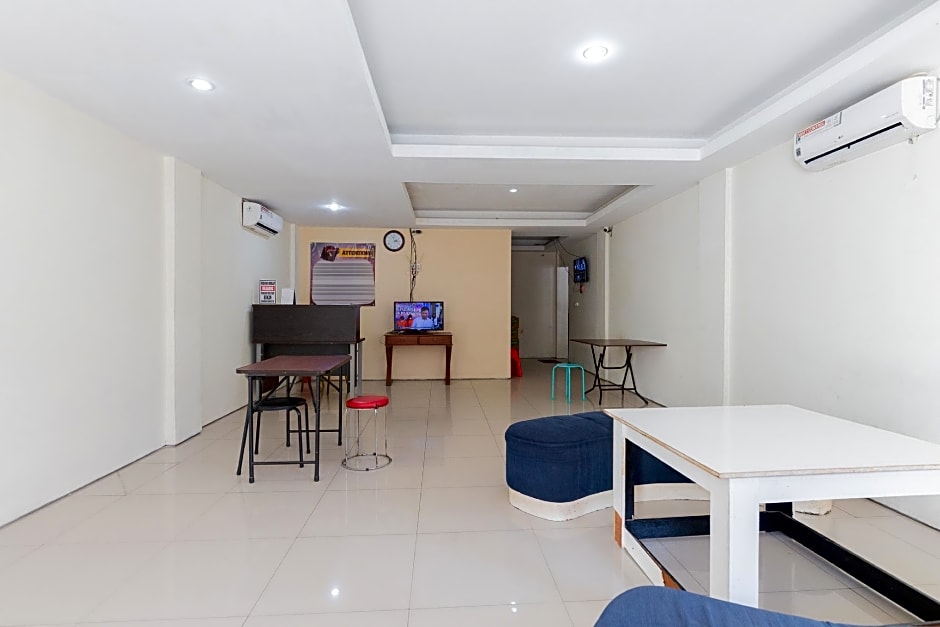 Urbanview Erga Family Residence Syariah Surabaya by RedDoorz