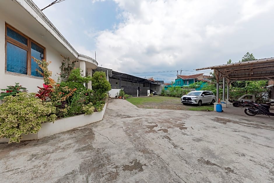 RedDoorz Syariah @ Sudirman Street Garut