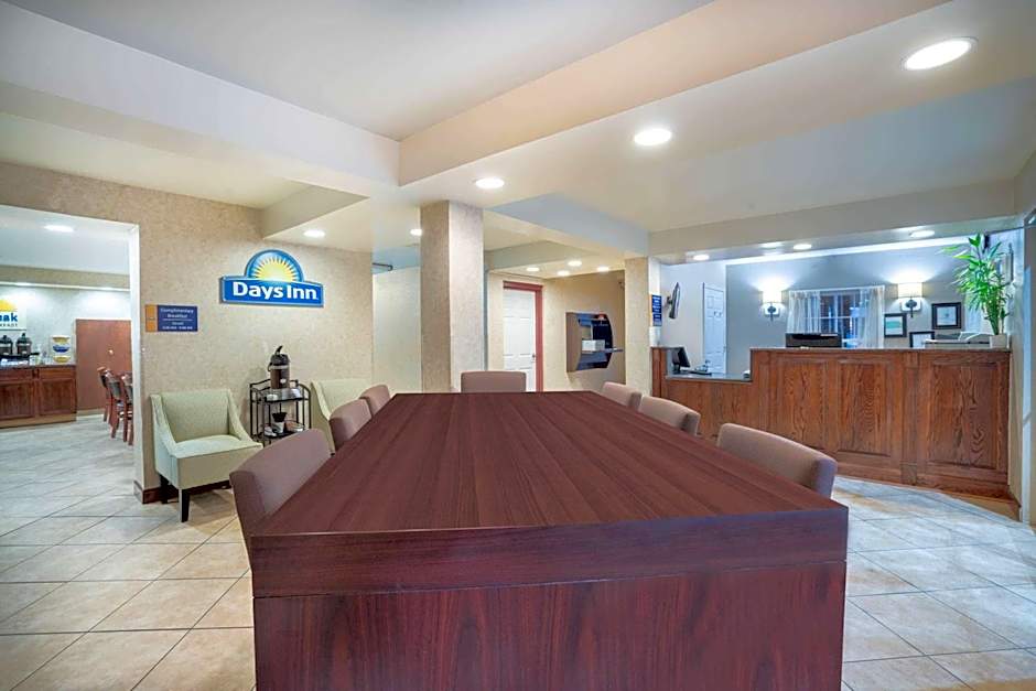 Days Inn by Wyndham Cave City