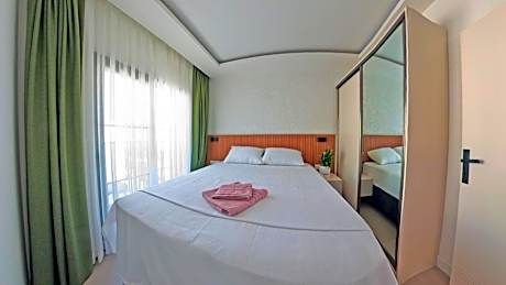 One-Bedroom Deluxe Apartment