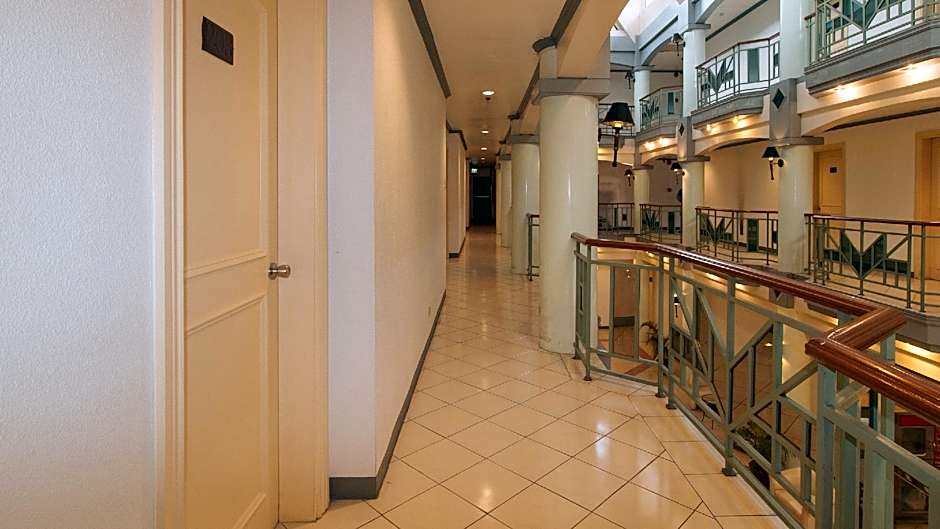 Royal Am Rei Hotel by RedDoorz