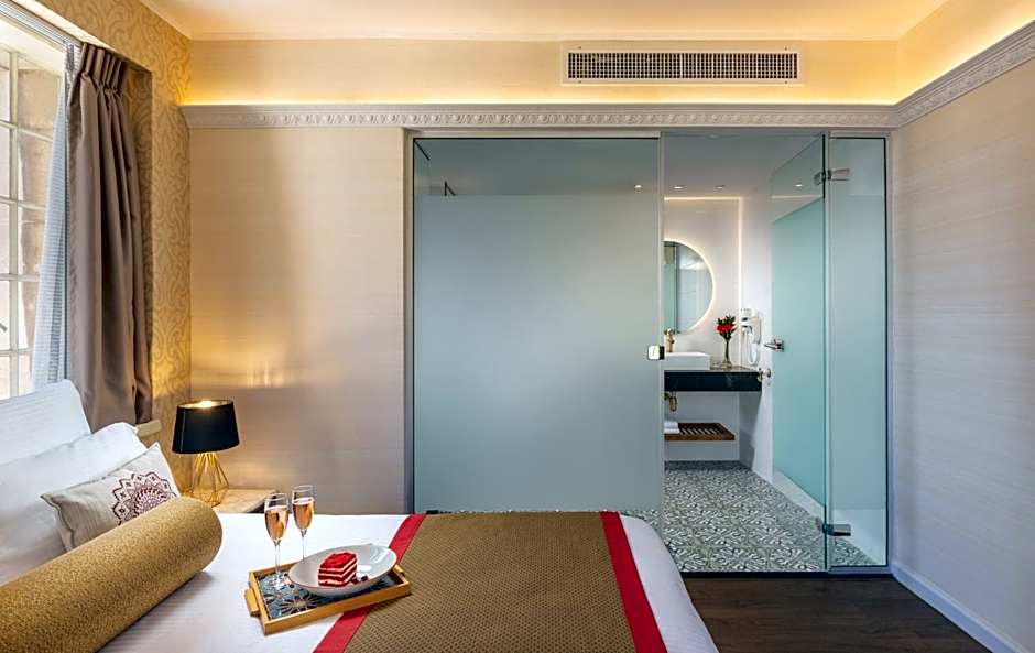 Ymca Three Arches Hotel