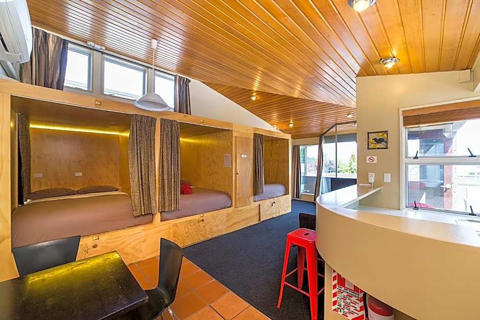 Tahuna Pod Hostel