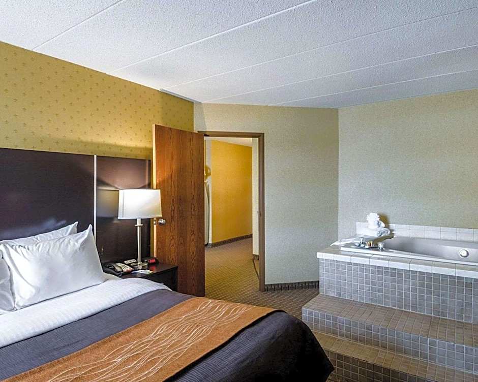 Holiday Inn Express Fall River North By IHG