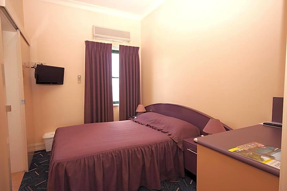 Mitchell River Tavern