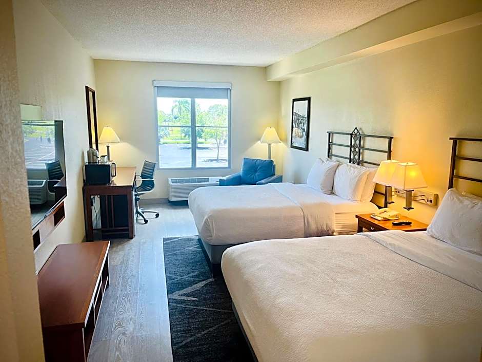 SEVEN Sebring Raceway Hotel